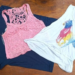 Lote de Ropa Femenina: Jeans, Remeras, Musculosas y Más - imagen 2
