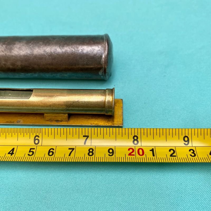 Antiguo nivel de bronce con estuche - imagen 5