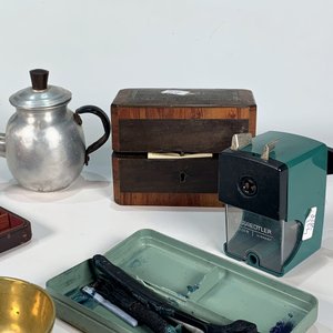 Lote de Ceniceros de Bronce y Cobre, Cafetera Antigua, Abrecartas y Más - imagen 2