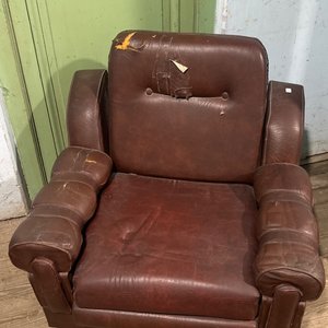 Lote siguiente: Sofá 
