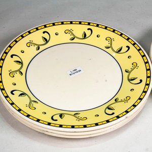 Seis Platos de Porcelana Blanca con Guarda Amarilla y Azul - imagen 3