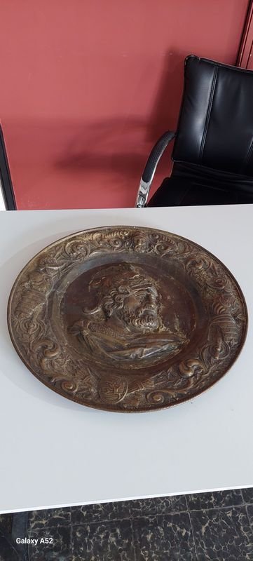 Lote siguiente: Gran plato de cobre con diametro 62