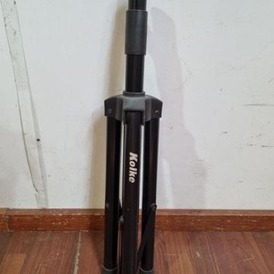 Trípode para Parlante Kolke Negro Metálico Plegable - imagen 4