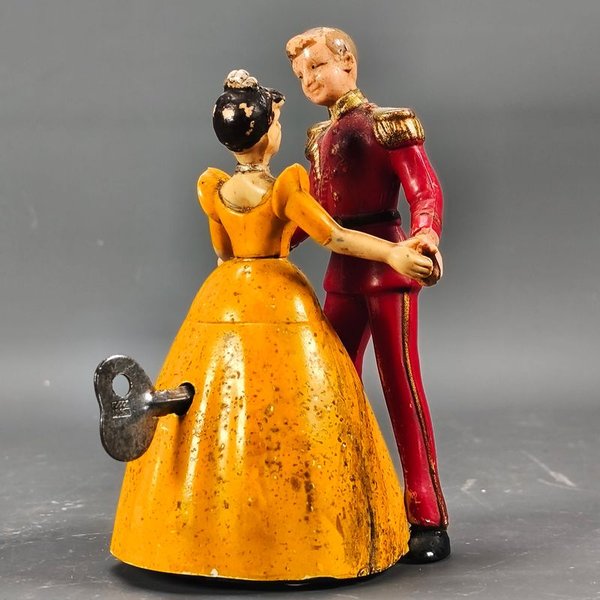 Figurita de princesa y príncipe bailarines a cuerda - imagen 5