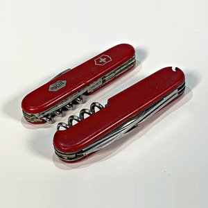 Dos Navajas Multifunción Rojas Victorinox Swiss Army - imagen 5