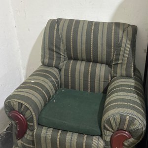 Lote anterior: Sofá sano 