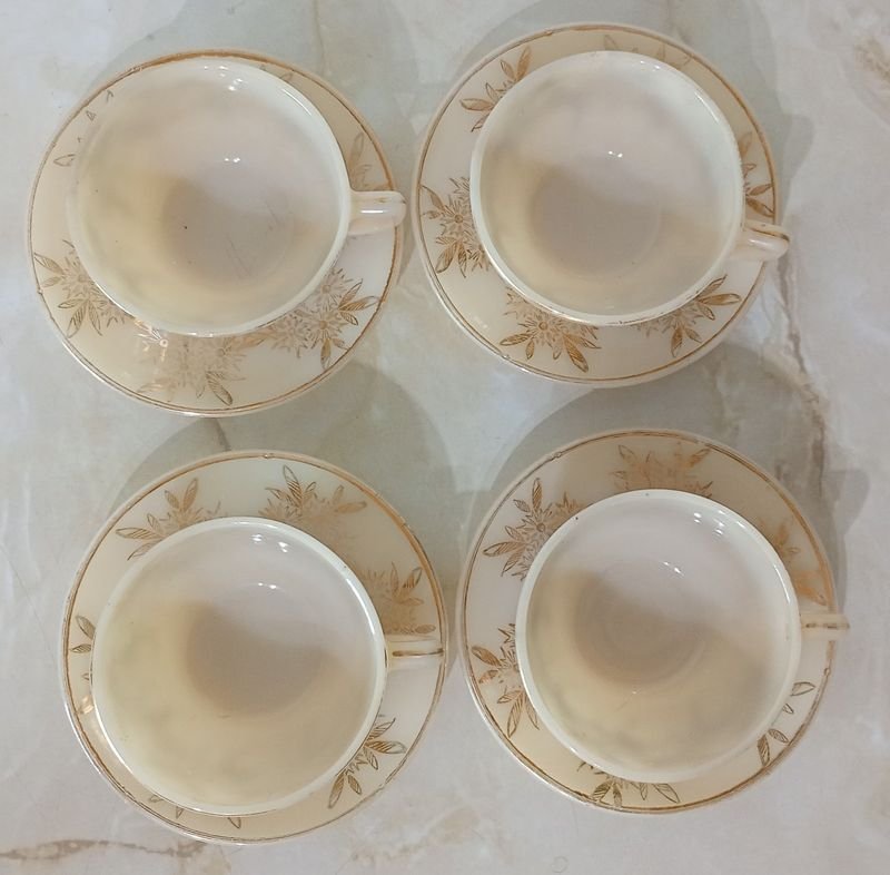 Tazas de té opalinadas con diseño floral en oro - imagen 5