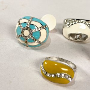 Lote de 4 Anillos Decorados con Esmalte y Cristales - imagen 3