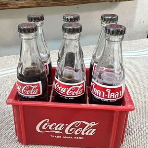 Conjunto Miniatura Coca-Cola: Cajón Madera y Botellitas - imagen 4
