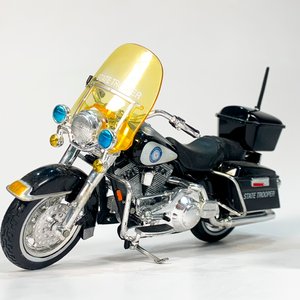 Dos Maquetas de Motocicletas Harley Davidson de Policía Maisto - imagen 3