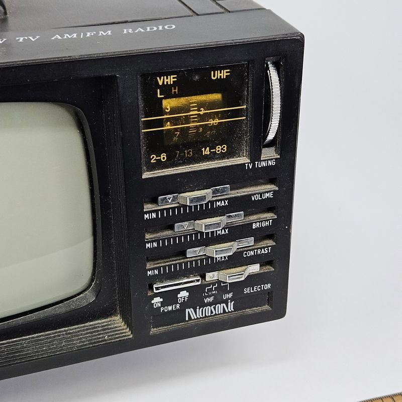 Televisor blanco y negro Panasonic - imagen 3