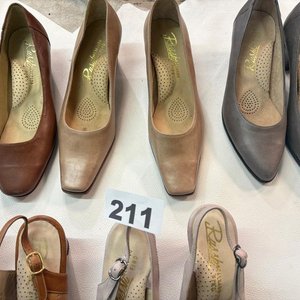 Lote de 5 Pares de Zapatos de Cuero para Mujer - Talle 36 - imagen 4