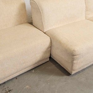 Par de Módulos de Sofá de Dos Cuerpos Tapizados en Tela Beige - imagen 3