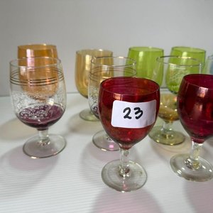 Lote de 11 Copas de Cristal de Colores Variados y Diseños - imagen 2