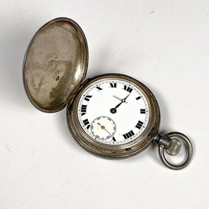 Lote siguiente: Reloj de Bolsillo Longines Caja de Plata Antigua