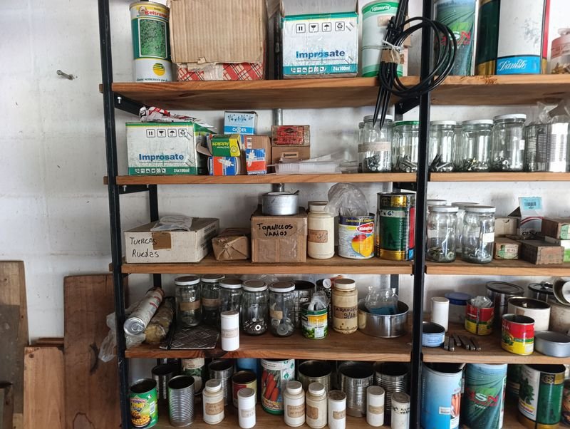 Estantería de almacenamiento multi-nivel - imagen 4