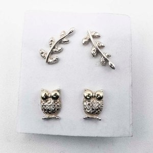 Lote anterior: Dos Pares de Aritos de Plata: Búhos y Hojas