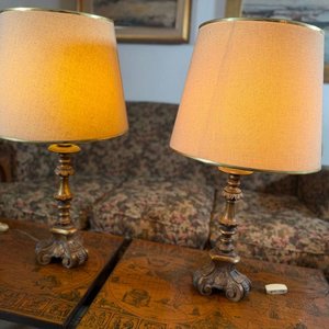 Lote anterior: Par de Lámparas de Mesa con Base de Madera Torneada y Pantallas
