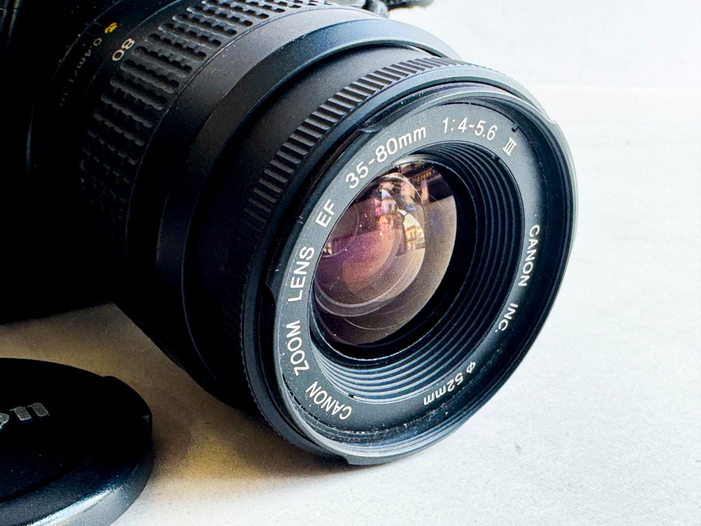 Venta de Máquina de Fotos CANON con Estuche y Lámpara de Emergencia - imagen 3