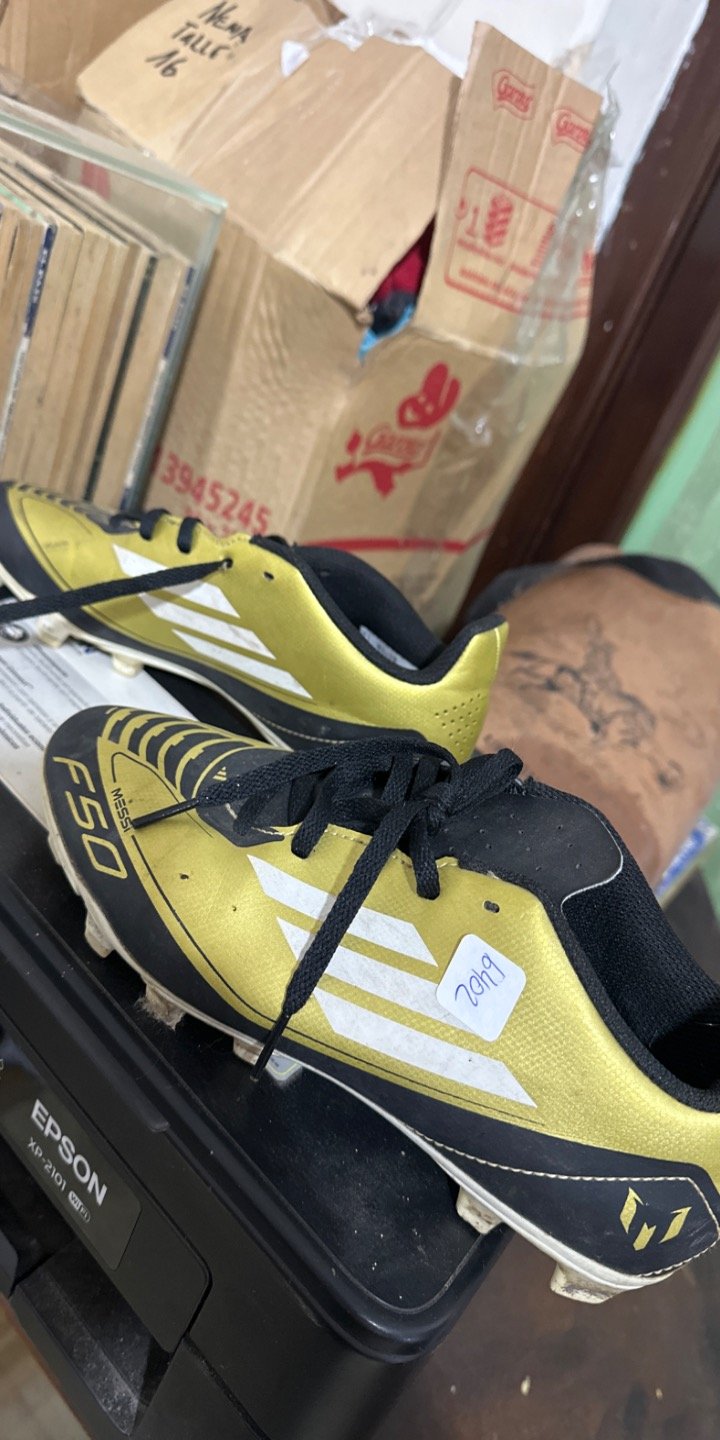 Zapatillas de Fútbol para Niño Adidas Messi F50 Doradas