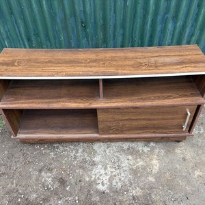 Rack de Madera Marrón con Puerta y Ruedas - imagen 3