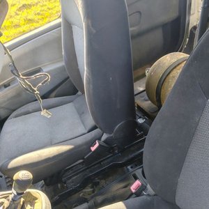 Camioneta Fiat Doblo Siniestrada con Tanque a Gas - imagen 6