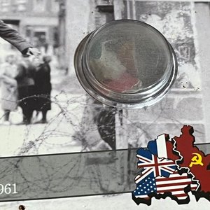 Tarjeta Postal Berlín 1961 con Fragmento del Muro de Berlín - imagen 3
