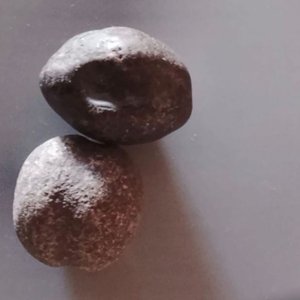 Dos Piedras Indígenas: Piedra Arrojadiza y Mortero para Pulir - imagen 2