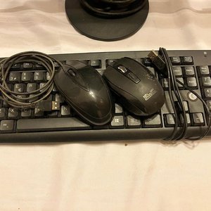 Monitor AOC, Teclado Genius y Mouse con Cable - Set Informático - imagen 2