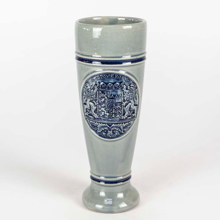 Lote siguiente: Copa de cerveza cerámica decorativa