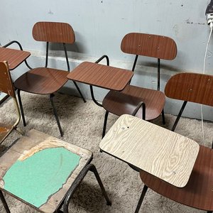 Lote de 7 Mesas y 15 Sillas Escolares de Hierro y Madera - imagen 6