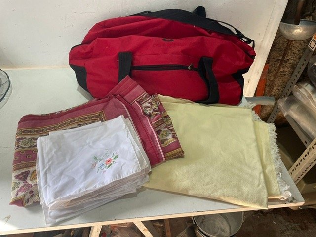 Lote siguiente: Ropa de Cama y Accesorios