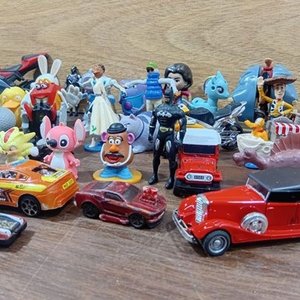 Lote de Juguetes Coleccionables McDonald's y Personajes Varios - imagen 6