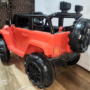 Jeep Eléctrico Infantil Recargable Doble Motor con Control Remoto - imagen 4