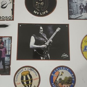 Lote de 8 Chapas Vintage: Beatles, Pappo, Chevrolet, Pescado Rabioso, 2 Minutos y más - imagen 2