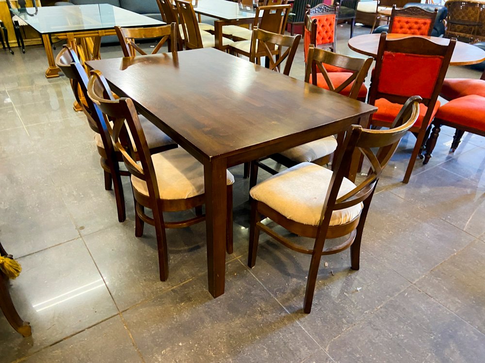 Mesa de Centro Rústica con Detalles en Madera y Piedra