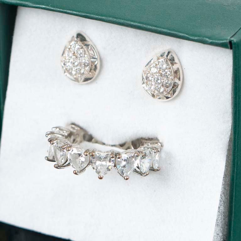 Anillo y accesorios de caravanas Kaunas con estuche, bijou - imagen 2