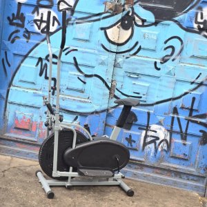 Elíptica de Gimnasio Gris y Negra - imagen 5