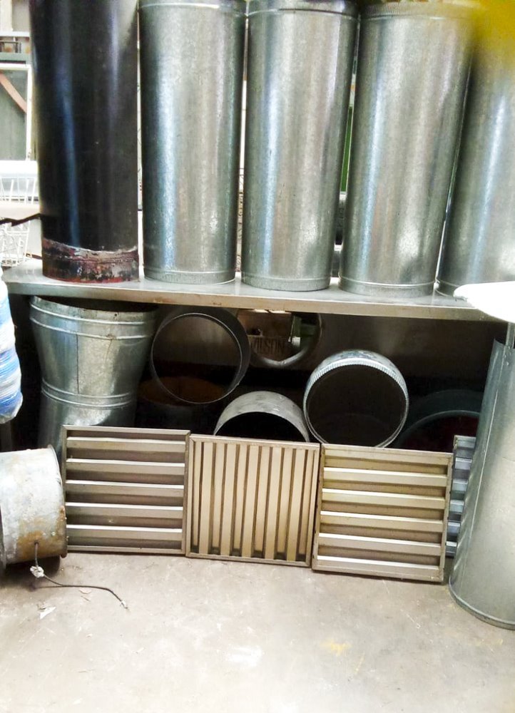 Campana de acero inoxidable usada con motor extractor y rejillas - imagen 3