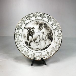 Plato Decorativo Limoges Francia Porcelana Blanca y Dorada Escena Romántica 24 cm - imagen 1