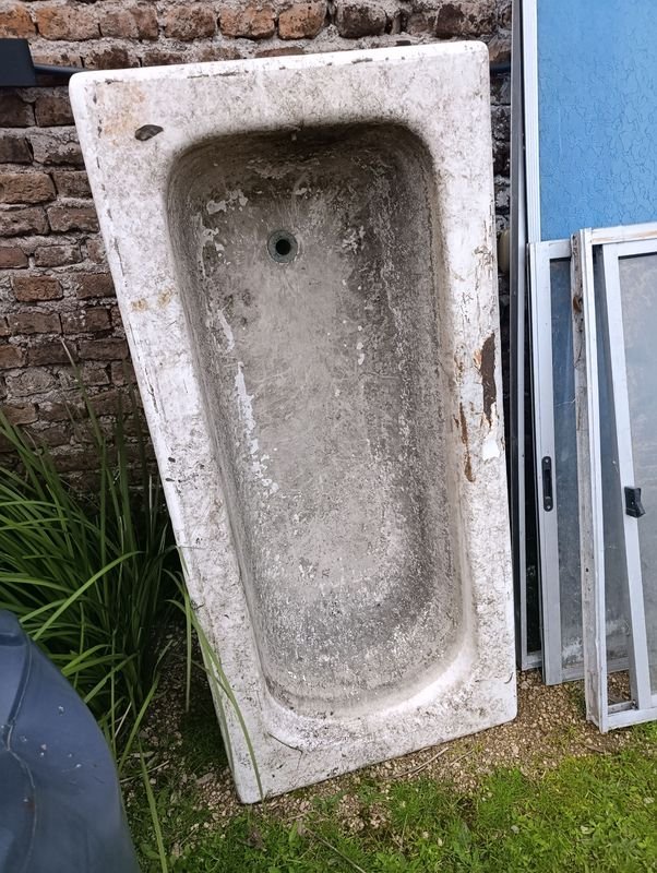 Bañera Antigua de Hierro Fundido Esmaltado - 150x73 cm