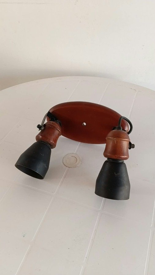 Aplique de Luz Doble en Madera y Metal
