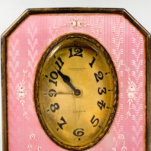 Reloj Suizo de Bronce y Esmalte Rosado con Esfera Oval - imagen 2