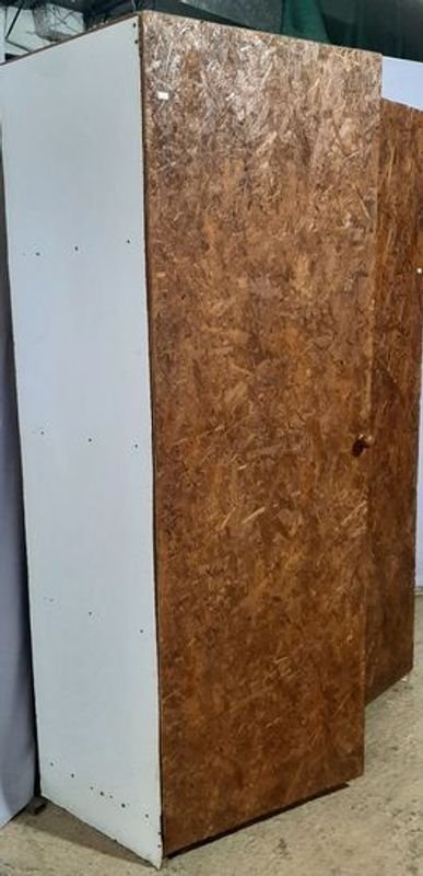 Mueble de MDF y compensado, dos puertas - imagen 2
