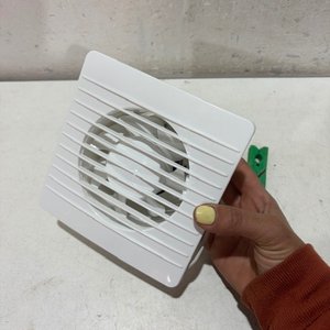 Lote siguiente: Extractor de Aire Blanco Sin Uso