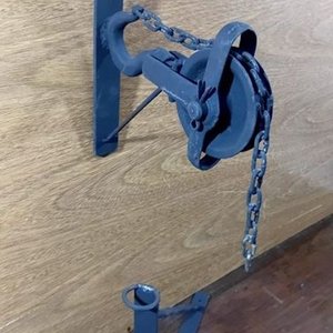 Par de Ménsulas de Herrería Artesanal con Polea para Colgar Macetas - imagen 3