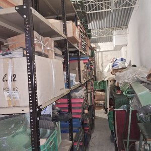 Estantería Metálica Industrial con Múltiples Niveles - imagen 2