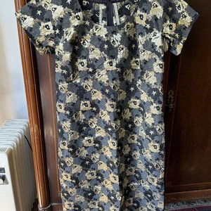 Lote anterior: Vestido Vintage Brocado Estilo Recto con Estrellas y Flores Metálicas