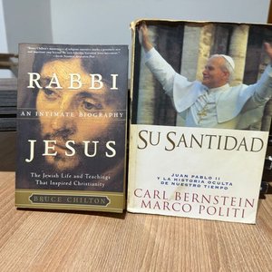 Lote anterior: Libros Religiosos: Biografía de Jesús y Juan Pablo II