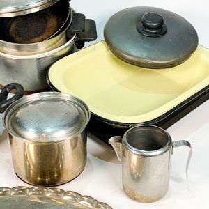 Lote de Utensilios de Cocina: Ollas de Aluminio e Inox, Asadera, Fuentes y Bandeja - imagen 3